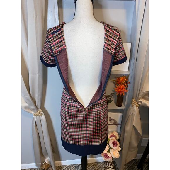 Tommy Hilfiger EUC size 2 Crewneck Short Sleeves Pull On Zip Back Shift Dress - Picture 6 of 12